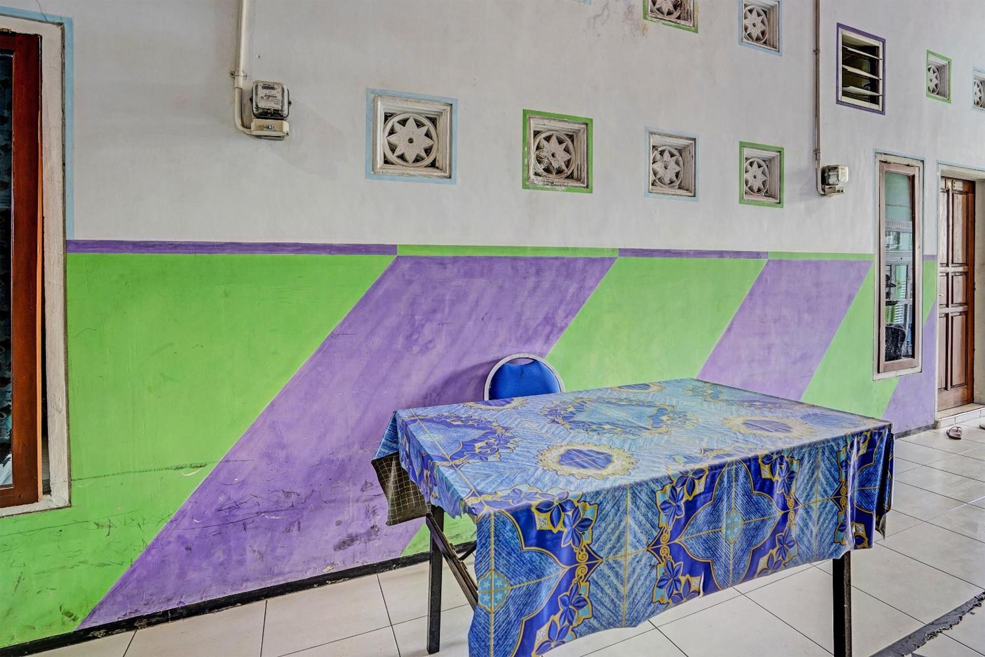 Hotel Oyo 91572 Kost Esklusif Barokah Pasuruan Exterior foto